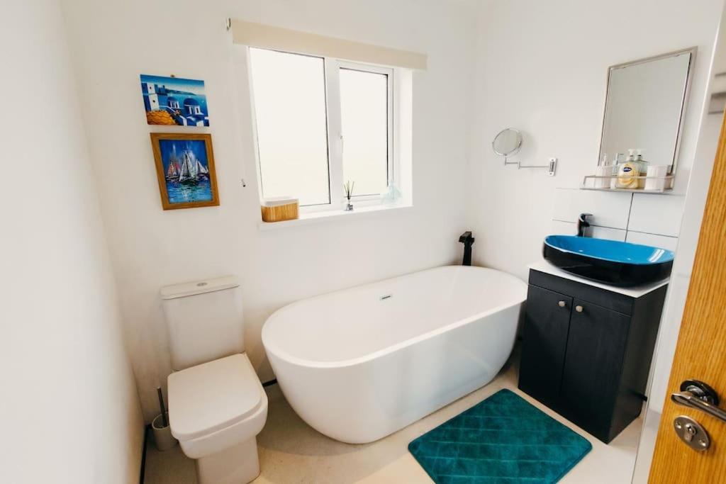 Friars Bush House Belfast - Stunning 4 Bedroom Detached House In Exclusive Queens Quarter Luxury Belfast City Centre Экстерьер фото