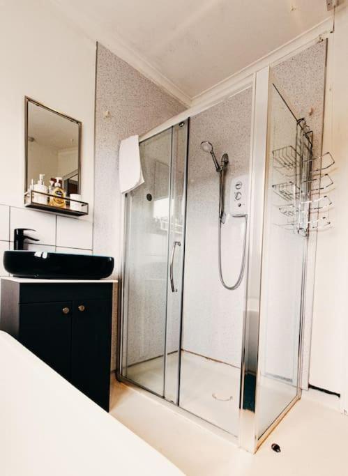 Friars Bush House Belfast - Stunning 4 Bedroom Detached House In Exclusive Queens Quarter Luxury Belfast City Centre Экстерьер фото