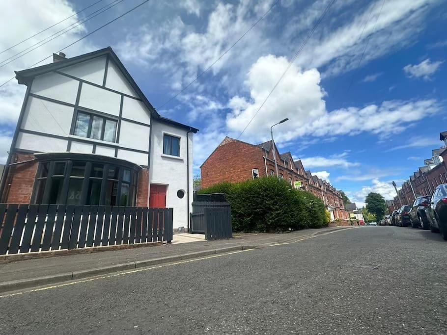 Friars Bush House Belfast - Stunning 4 Bedroom Detached House In Exclusive Queens Quarter Luxury Belfast City Centre Экстерьер фото